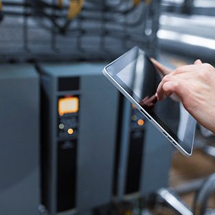 UPS power distribution and energy backup